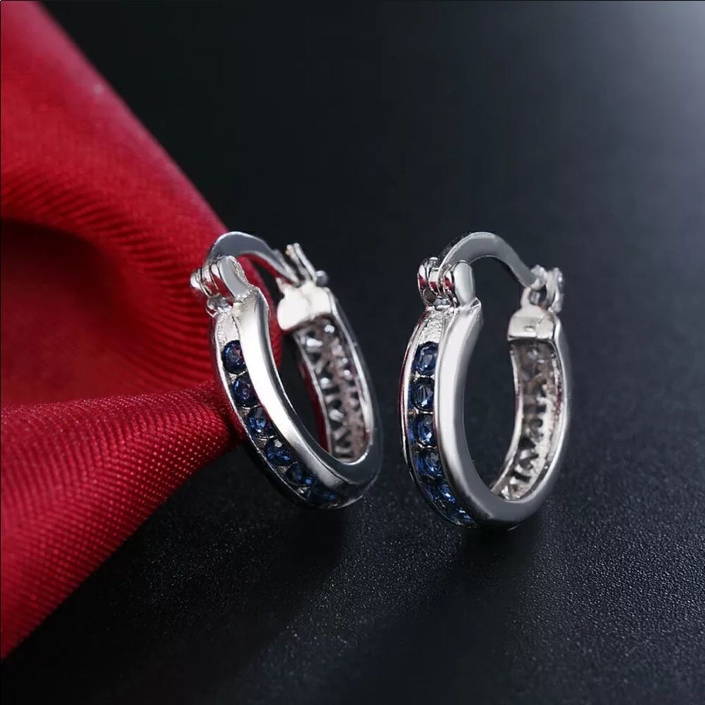 The Blue Hoop earring in 925